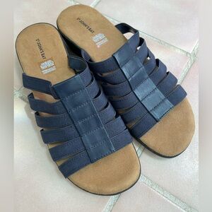 Size 10, St. Johns Bay navy blue sandals, new without tags